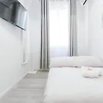 10 Min From Termini Sisters Cozy Apartamento *